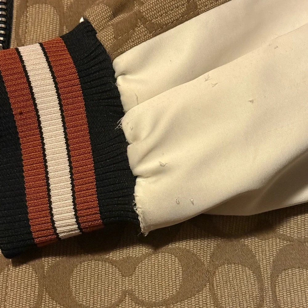 Coach signature bomber in size XS - Picture 5 of 5